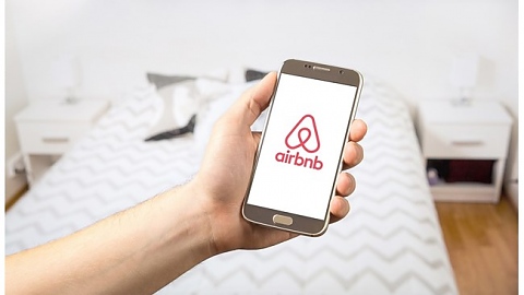 отдаване под наем на стаи в Booking.com, Airbnb